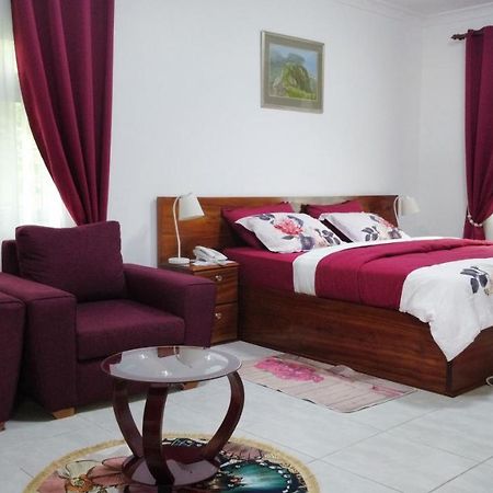 Charlestina Beach Resort Ampeni Esterno foto