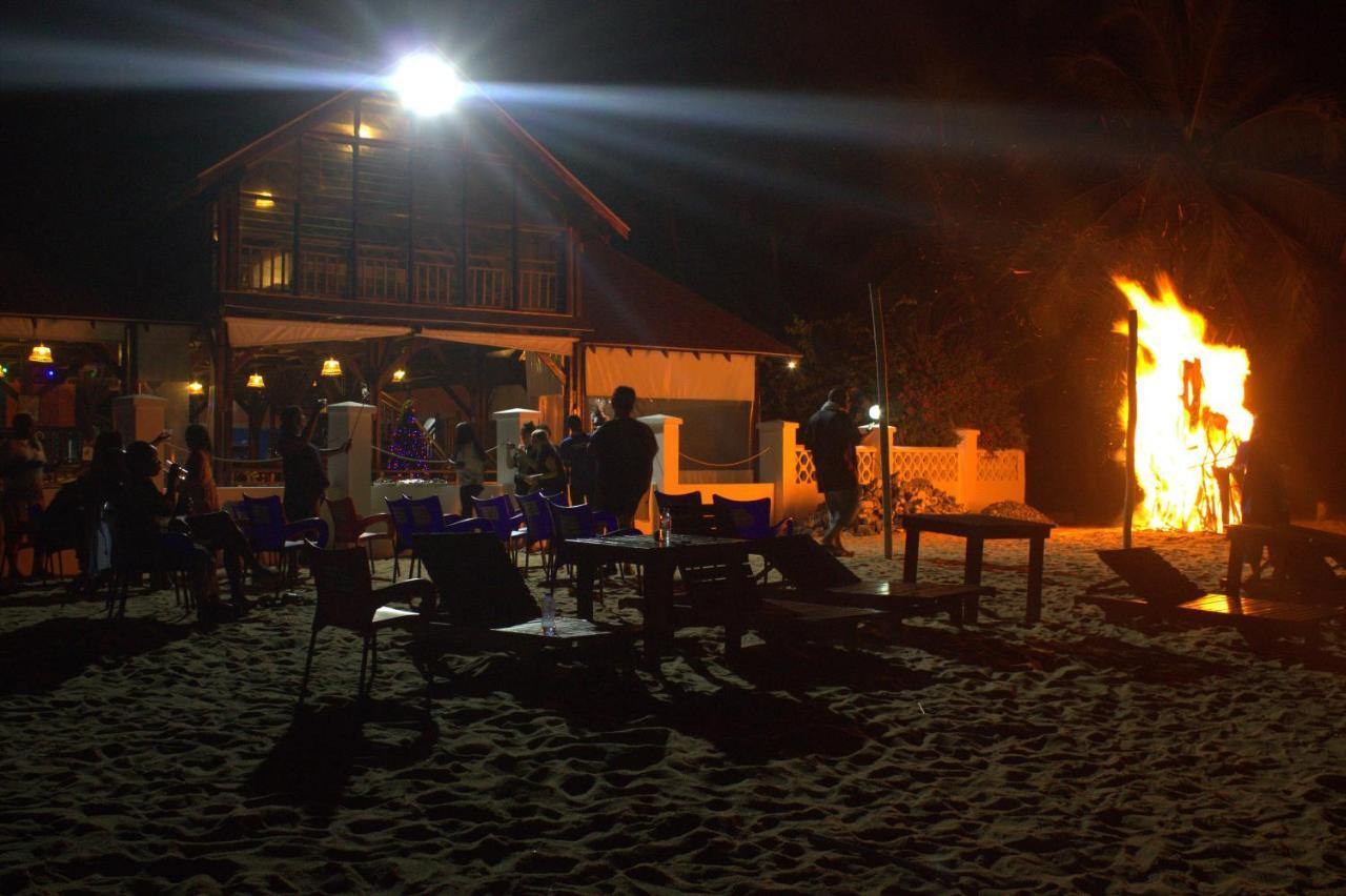 Charlestina Beach Resort Ampeni Esterno foto