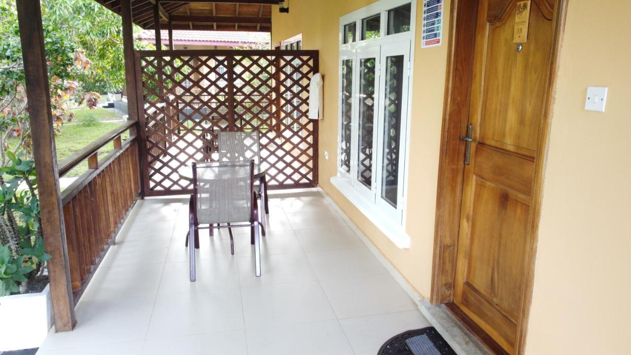 Charlestina Beach Resort Ampeni Esterno foto