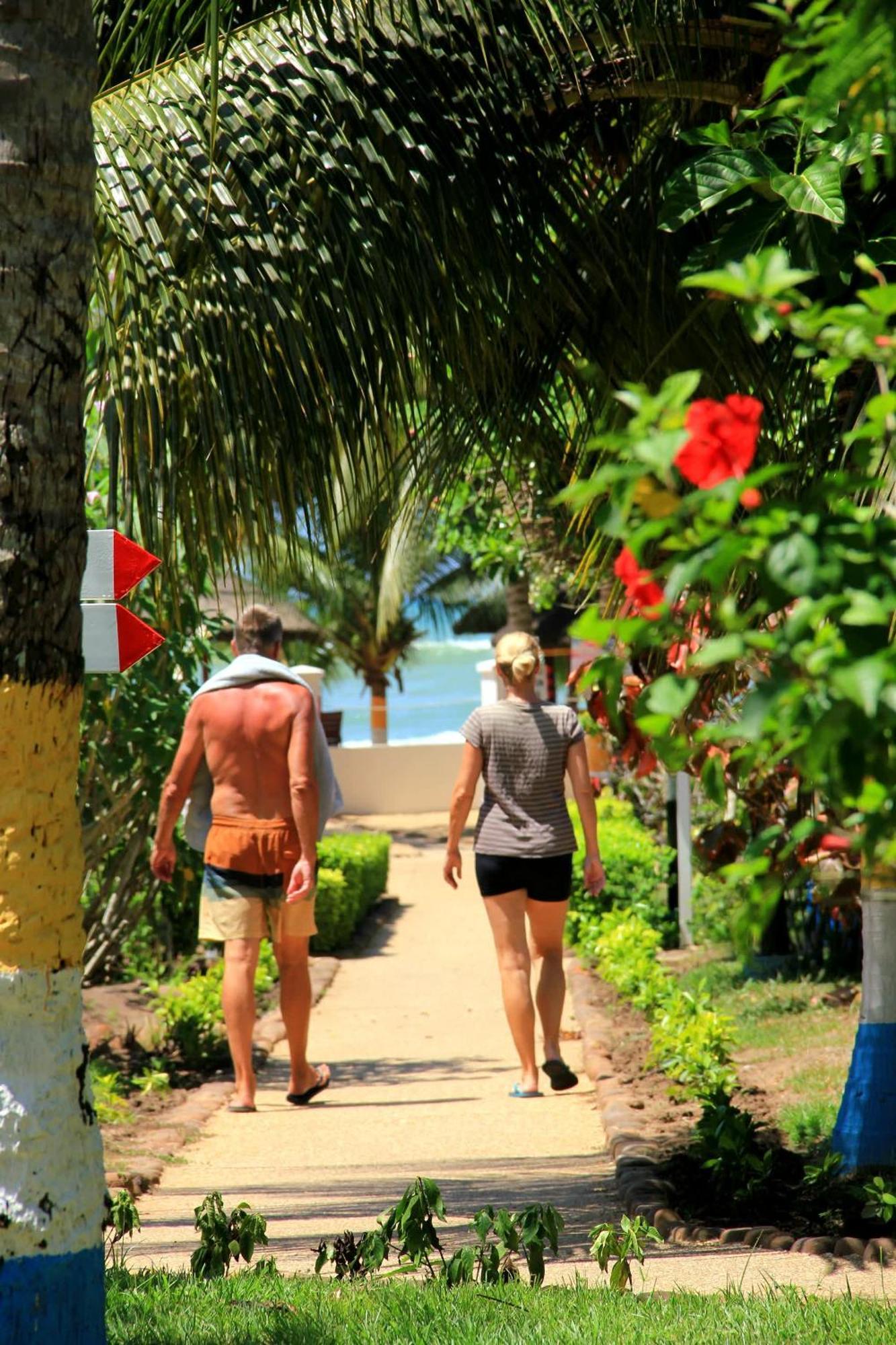 Charlestina Beach Resort Ampeni Esterno foto