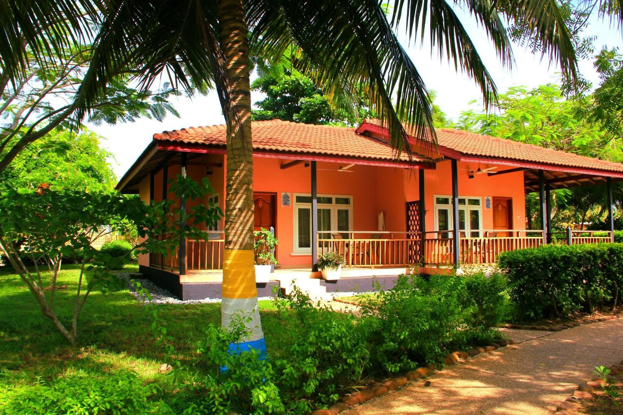 Charlestina Beach Resort Ampeni Esterno foto
